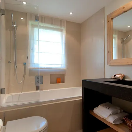 Chalet Queen Elisabeth シャレー *
